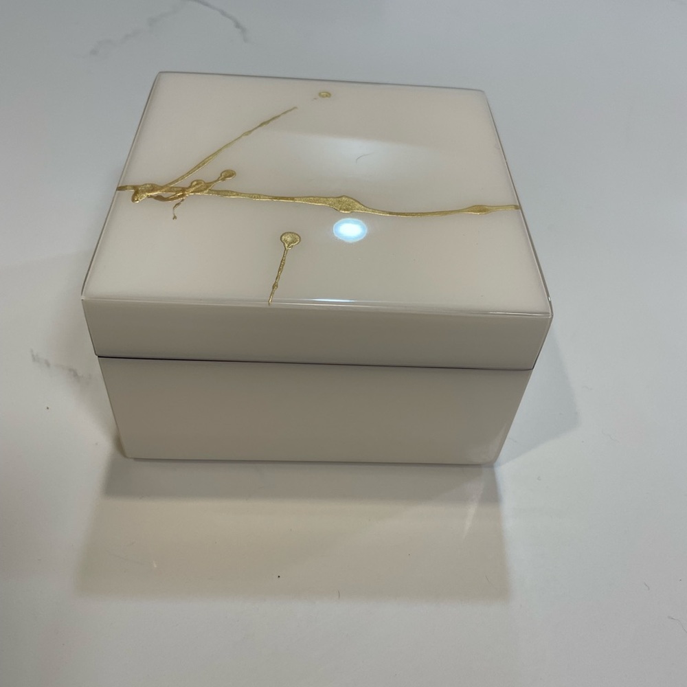 Elegant White and Gold Decorative Box
